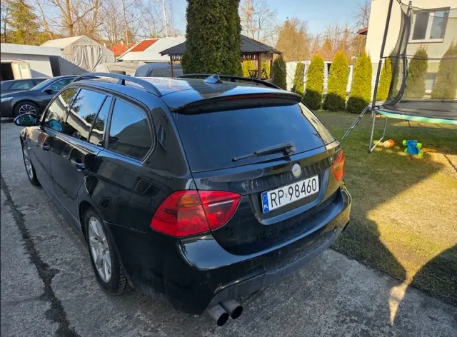 BMW 3 Series 2021 - صورة 2
