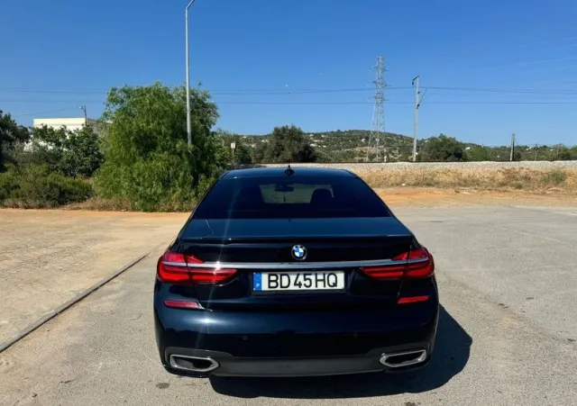 BMW i7 2024 - صورة 9